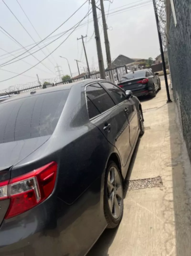 Toyota Camry   - 2012
