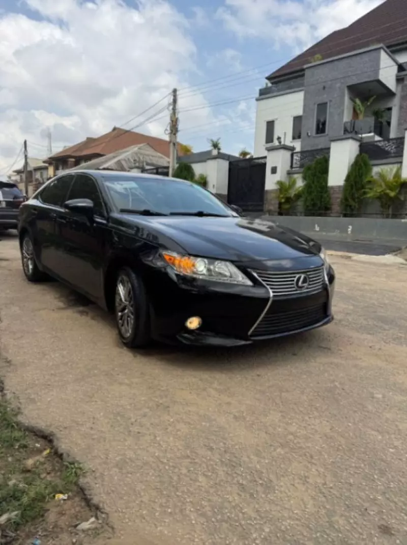 Lexus ES   - 2013