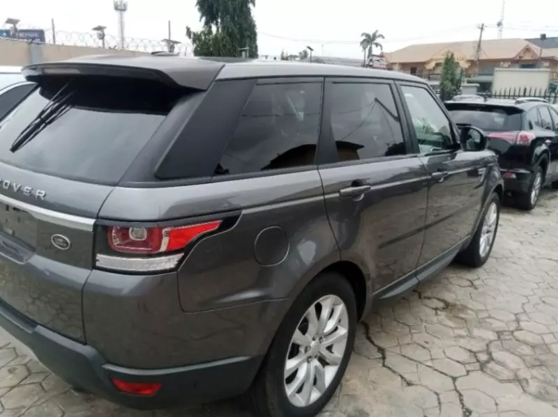 Land Rover Range Rover Sport   - 2015