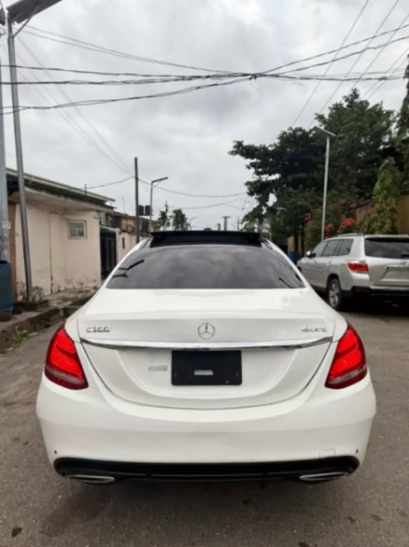 Mercedes-Benz C 300 - 2015