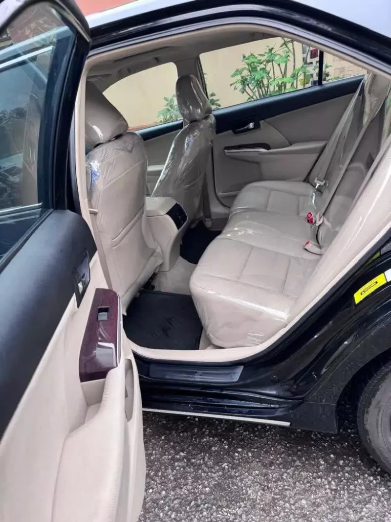 Toyota Camry   - 2012