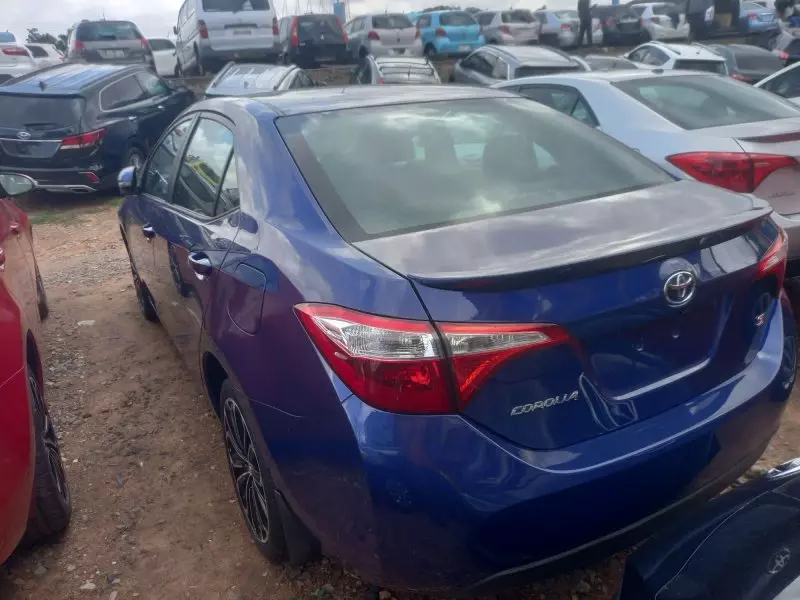 Toyota Corolla   - 2015
