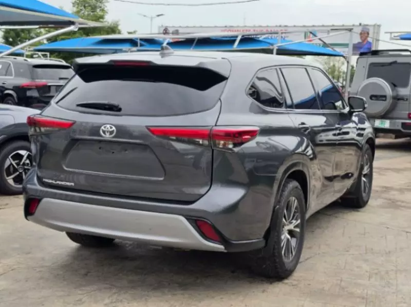 Toyota Highlander - 2021