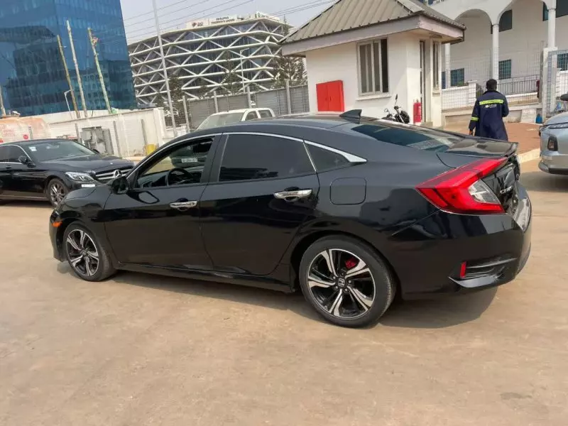 Honda Civic   - 2016