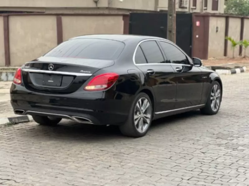 Mercedes-Benz C 300   - 2015
