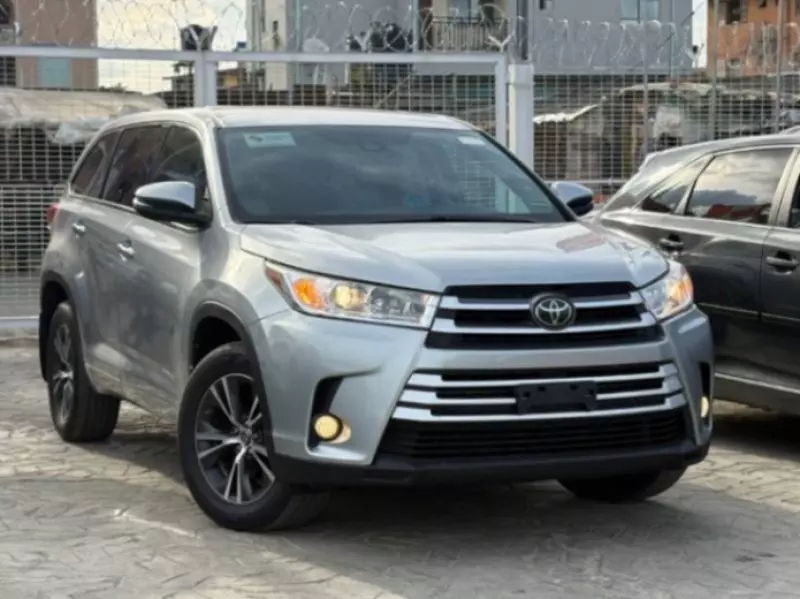 Toyota Highlander   - 2017
