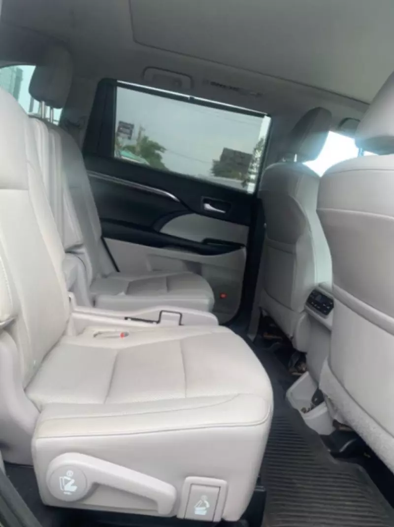Toyota Highlander   - 2015