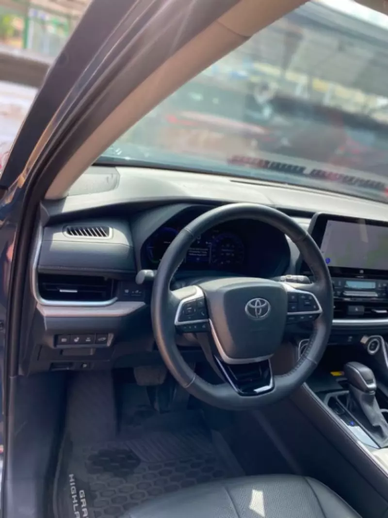 TOYOTA Grand Highlander   - 2025