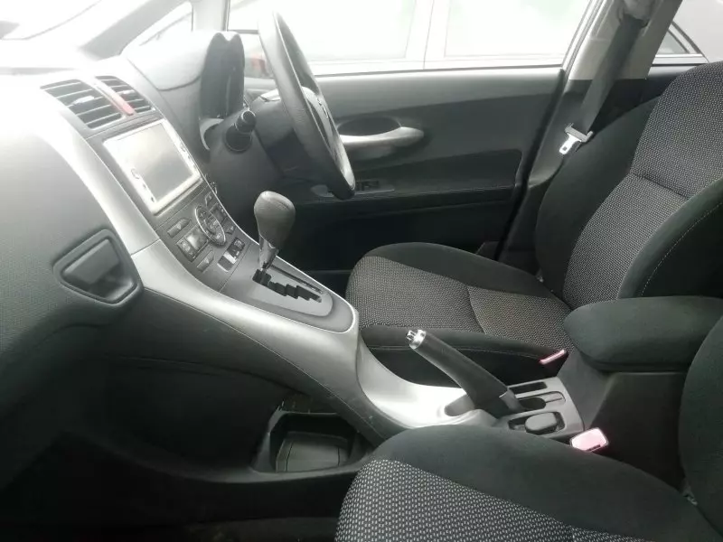 Toyota Auris   - 2010