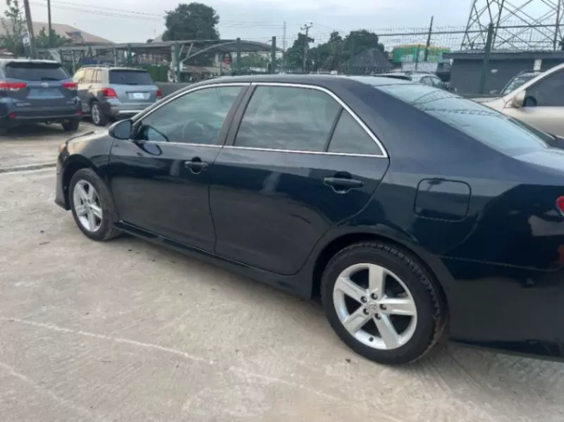 TOYOTA Camry   - 2014
