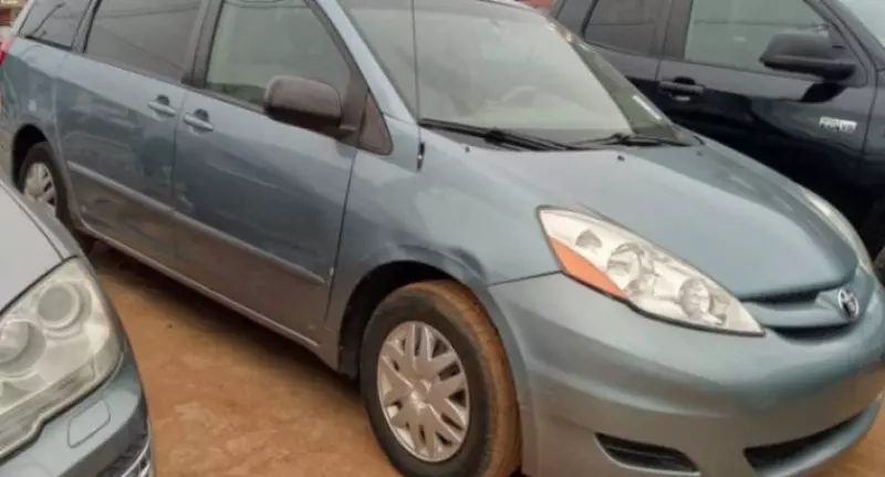 Toyota Sienna   - 2008