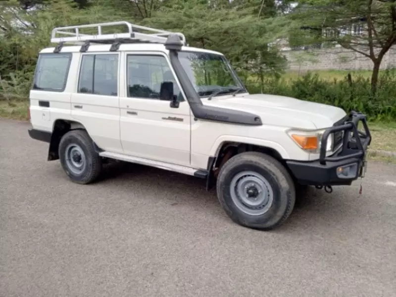 Toyota Land Cruiser   - 2017