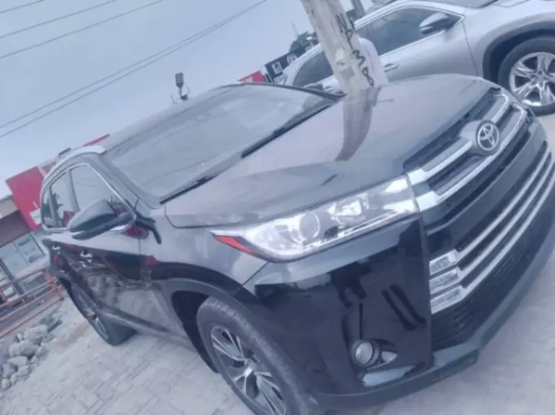 Toyota Highlander   - 2019