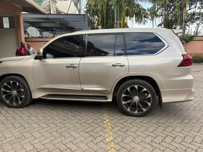 Lexus LX 570   - 2016