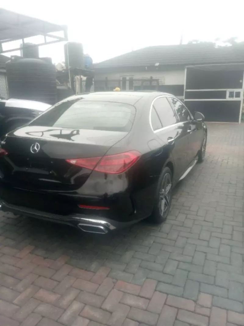 Mercedes-Benz C 300   - 2021