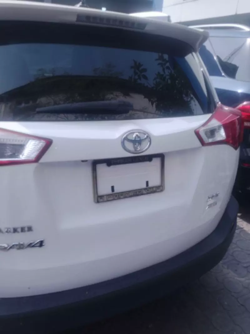 Toyota RAV 4   - 2015