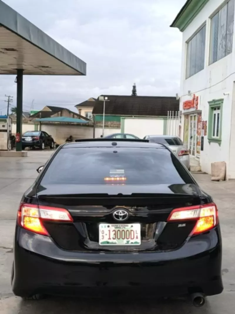 TOYOTA Camry - 2014