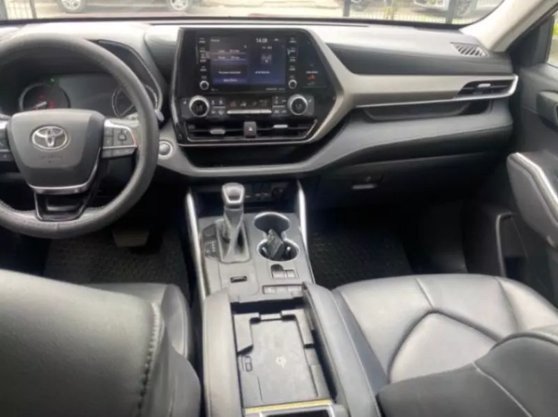 Toyota Highlander   - 2020