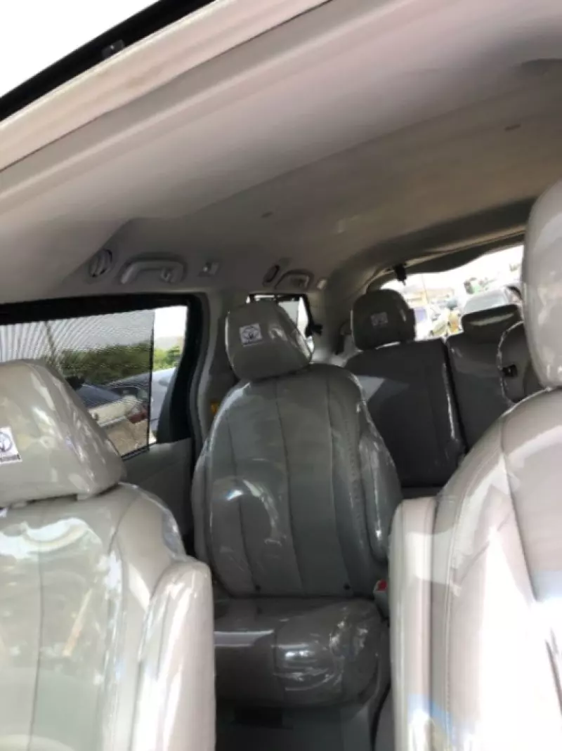 Toyota Sienna   - 2013