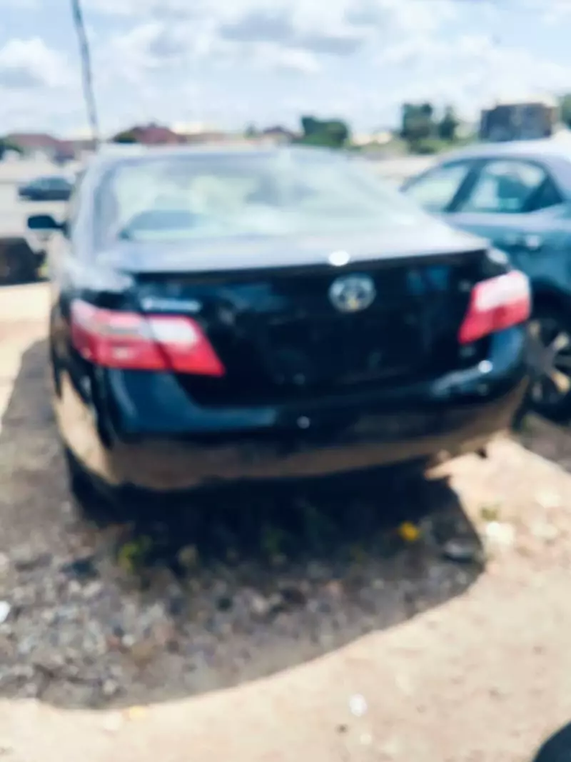 Toyota Camry   - 2009