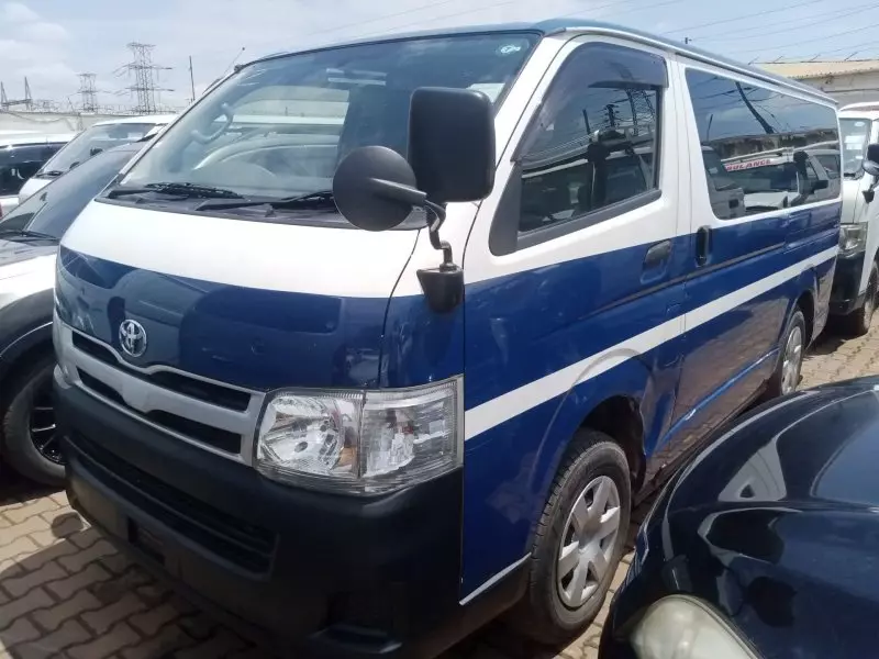 Toyota Hiace   - 2014
