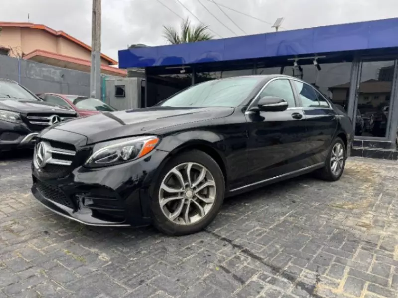 Mercedes-Benz C 300   - 2015