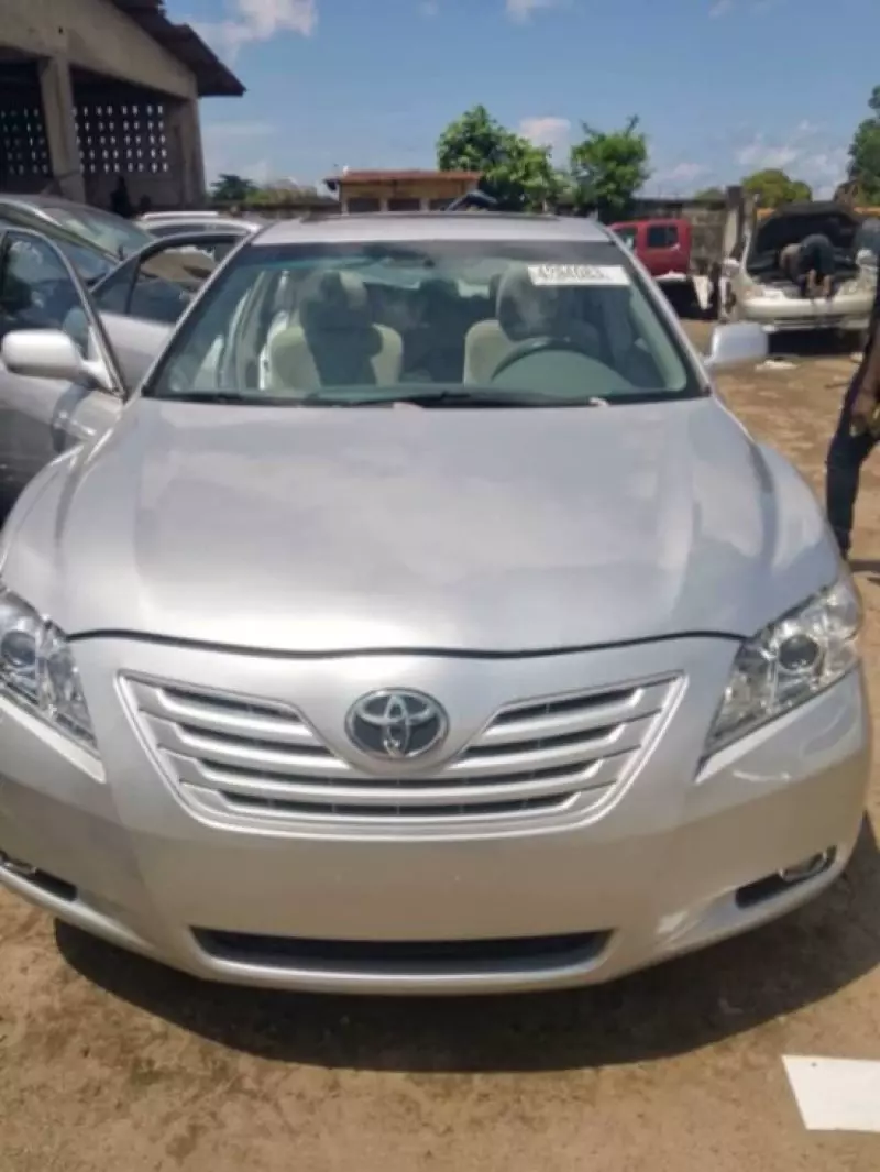 Toyota Camry   - 2014