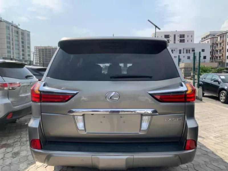 Lexus LX   - 2016