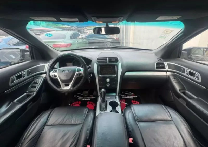 Ford Explorer   - 2014