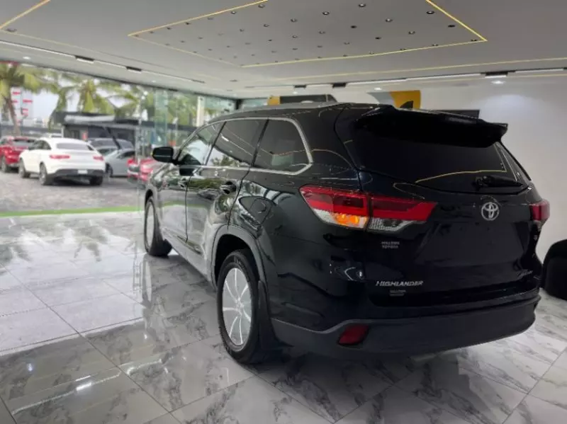 Toyota Highlander   - 2018