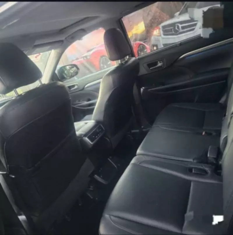 Toyota Highlander   - 2017