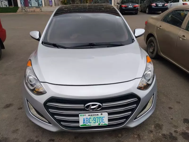 Hyundai Elantra - 2013