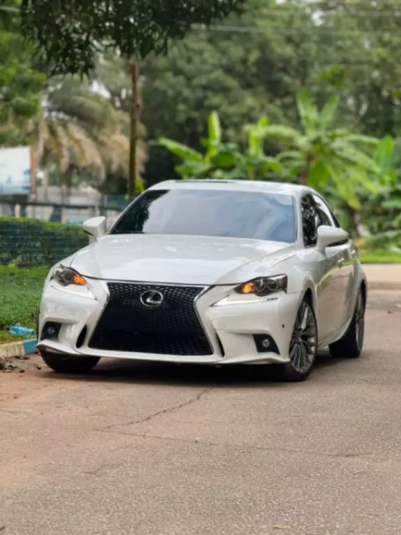 Lexus IS   - 2014
