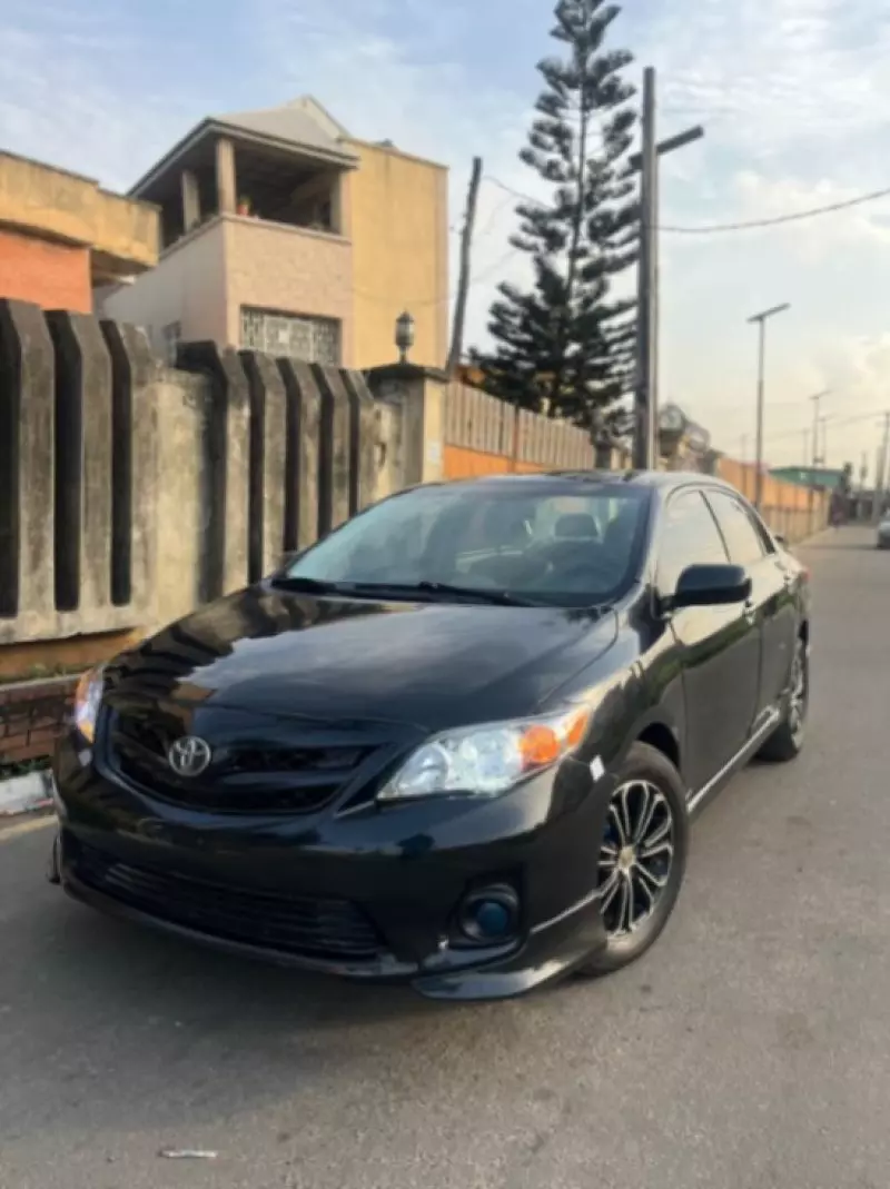 Toyota Corolla - 2012