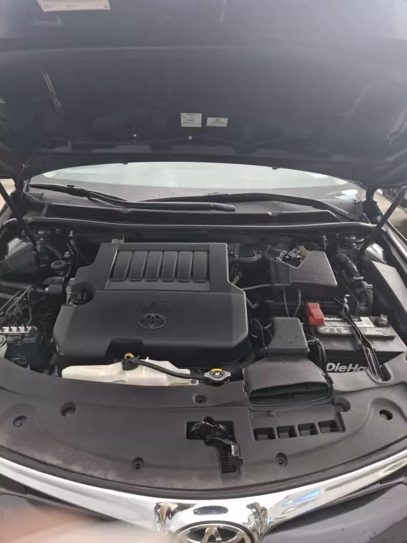 Toyota Avalon   - 2014