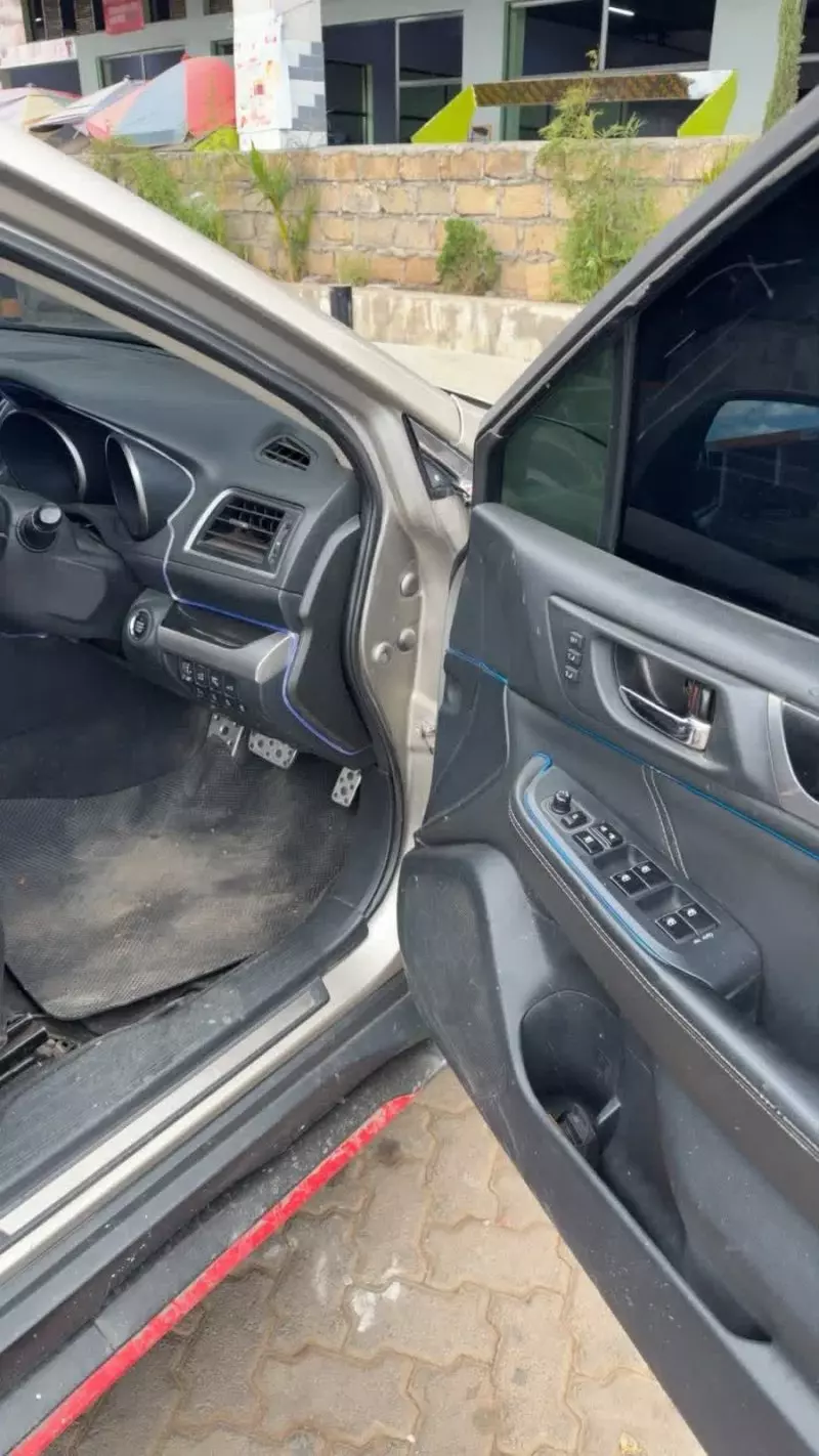 Subaru Outback   - 2015