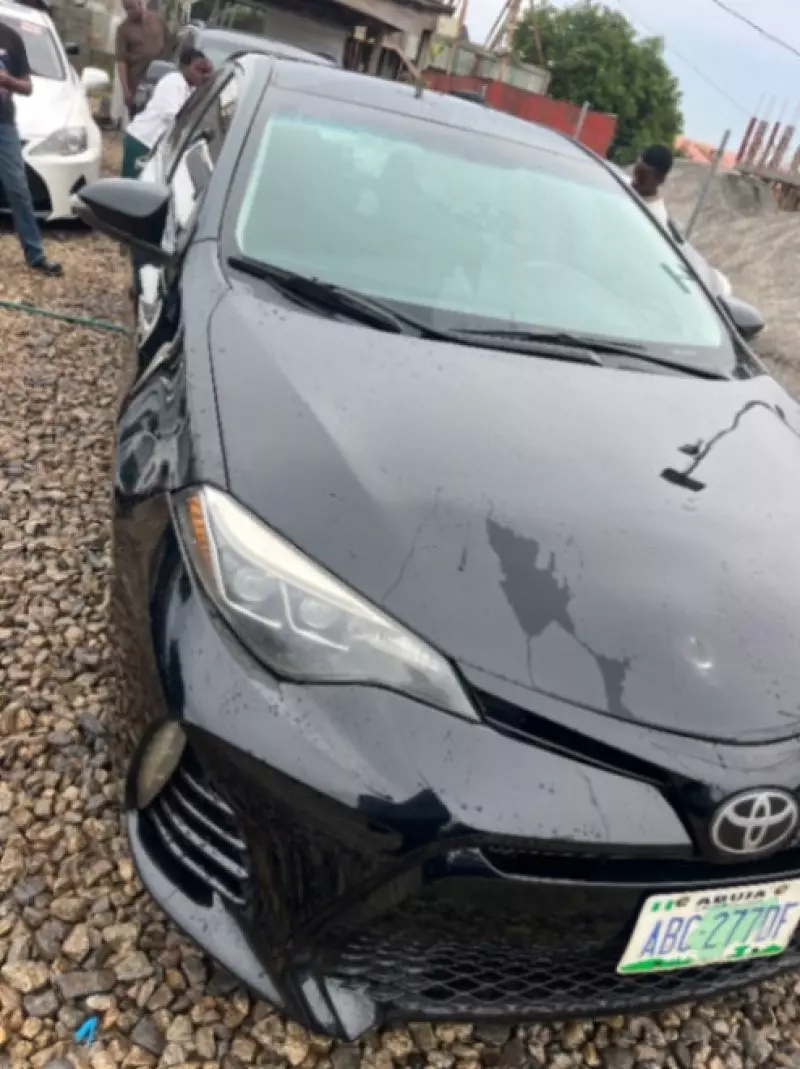 TOYOTA Corolla - 2015