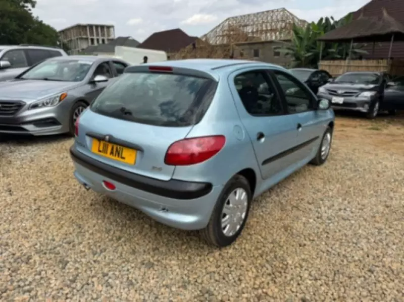 Peugeot 206   - 2005