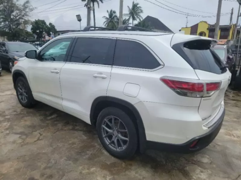 TOYOTA Highlander - 2016