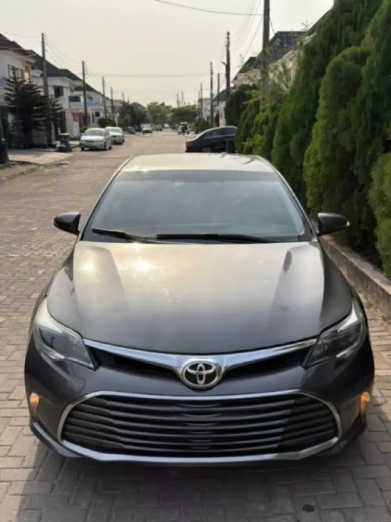 Toyota Avalon   - 2016