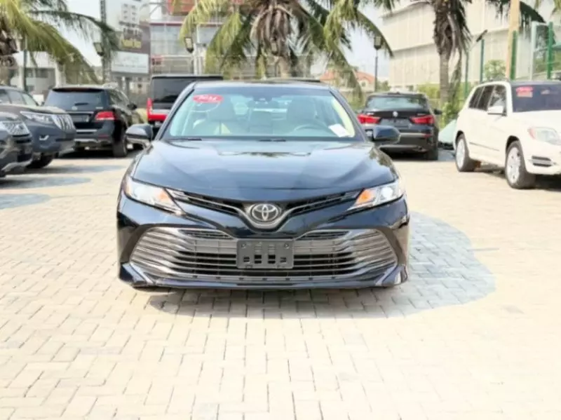 Toyota Camry   - 2018