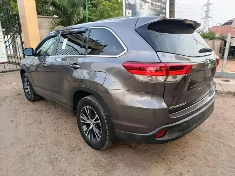 Toyota Highlander   - 2018