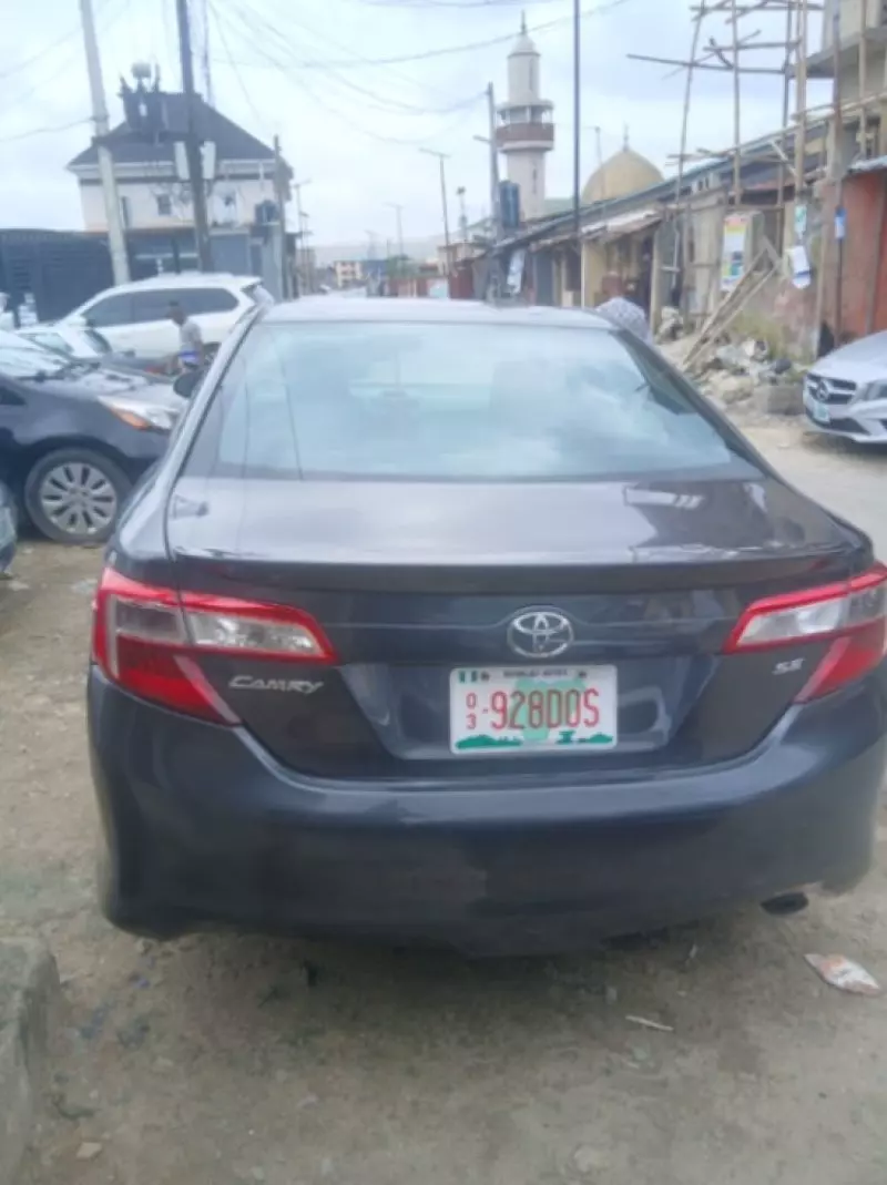 TOYOTA Camry   - 2012