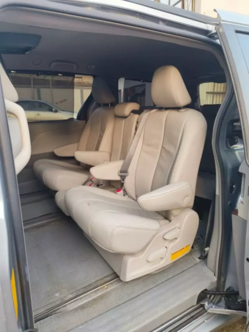 TOYOTA Sienna   - 2014
