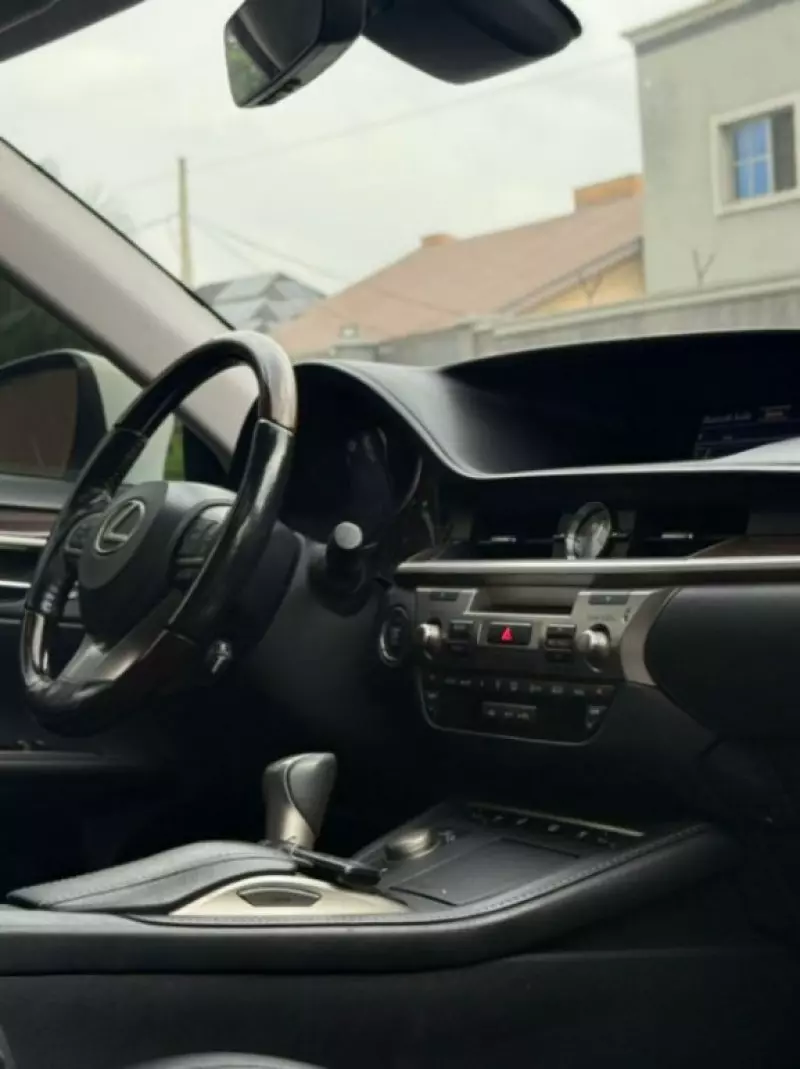 Lexus ES 350   - 2016
