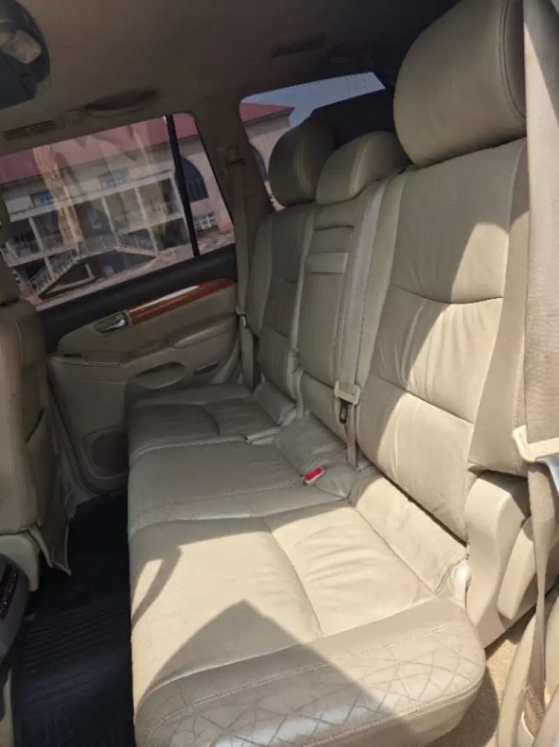Toyota Camry   - 2012