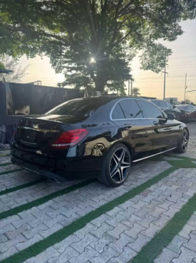 Mercedes-Benz C 300   - 2015