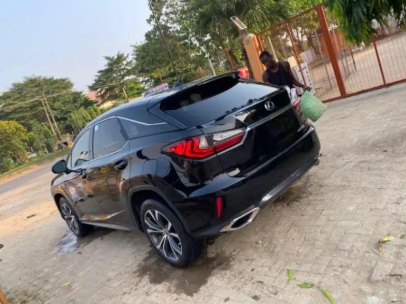 Lexus RX   - 2019