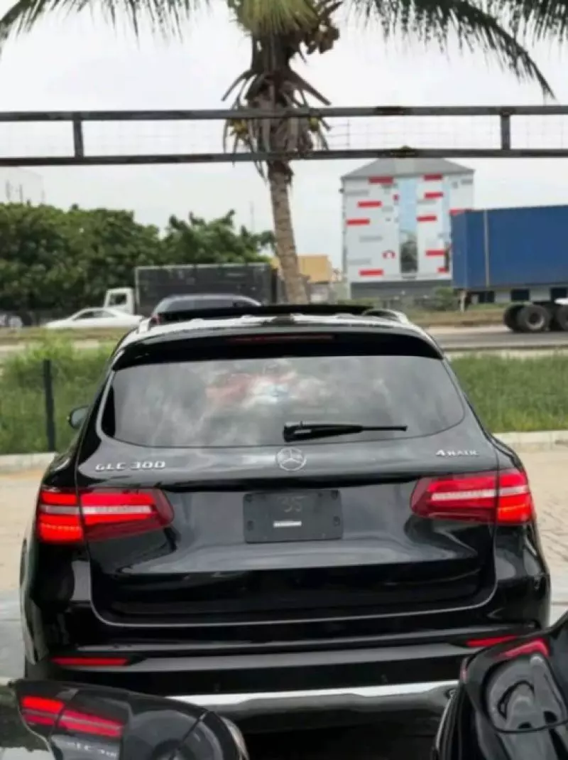 Mercedes-Benz GLC 300   - 2016