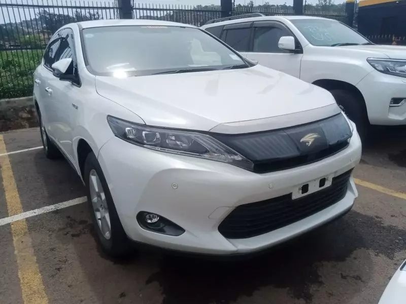 Toyota Harrier hybrid    - 2015